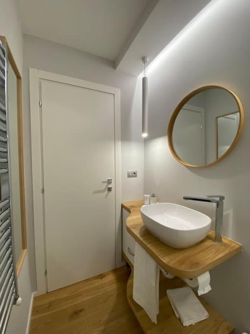 Cit,Ma C'E Tut!Tiny,But All You Need Is In! Turin Extérieur photo