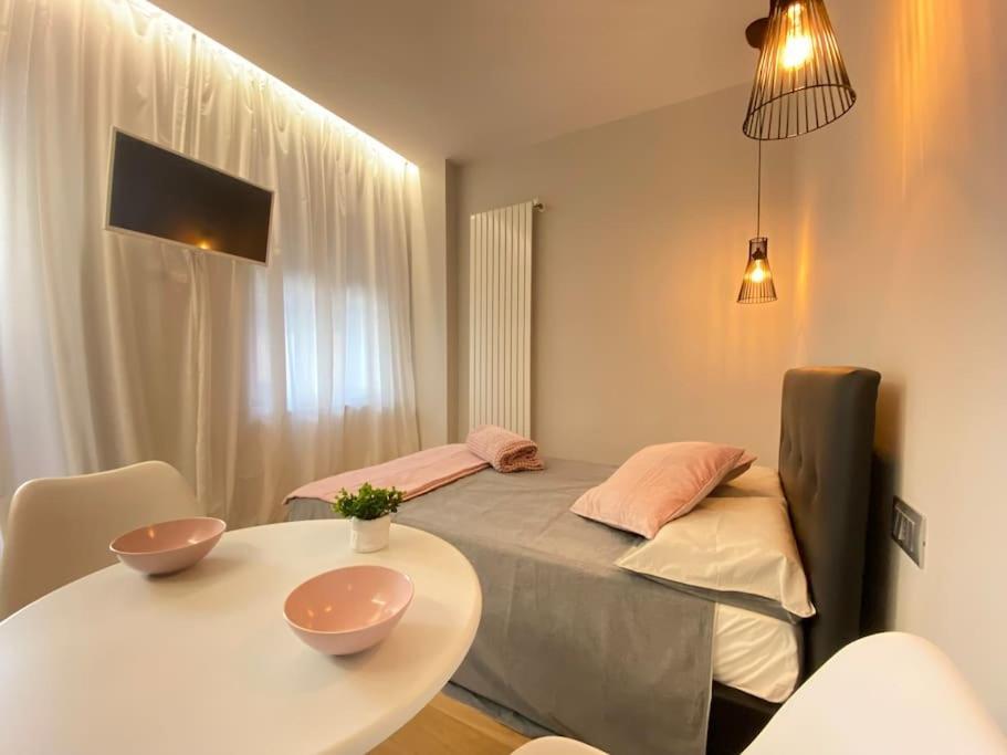 Cit,Ma C'E Tut!Tiny,But All You Need Is In! Turin Extérieur photo