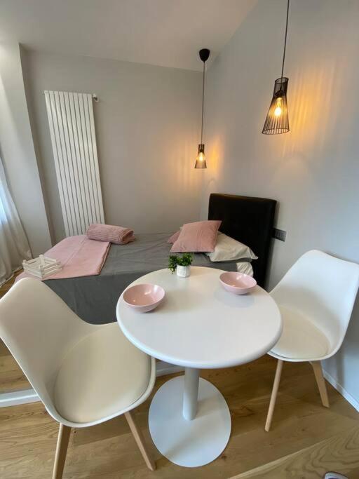 Cit,Ma C'E Tut!Tiny,But All You Need Is In! Turin Extérieur photo