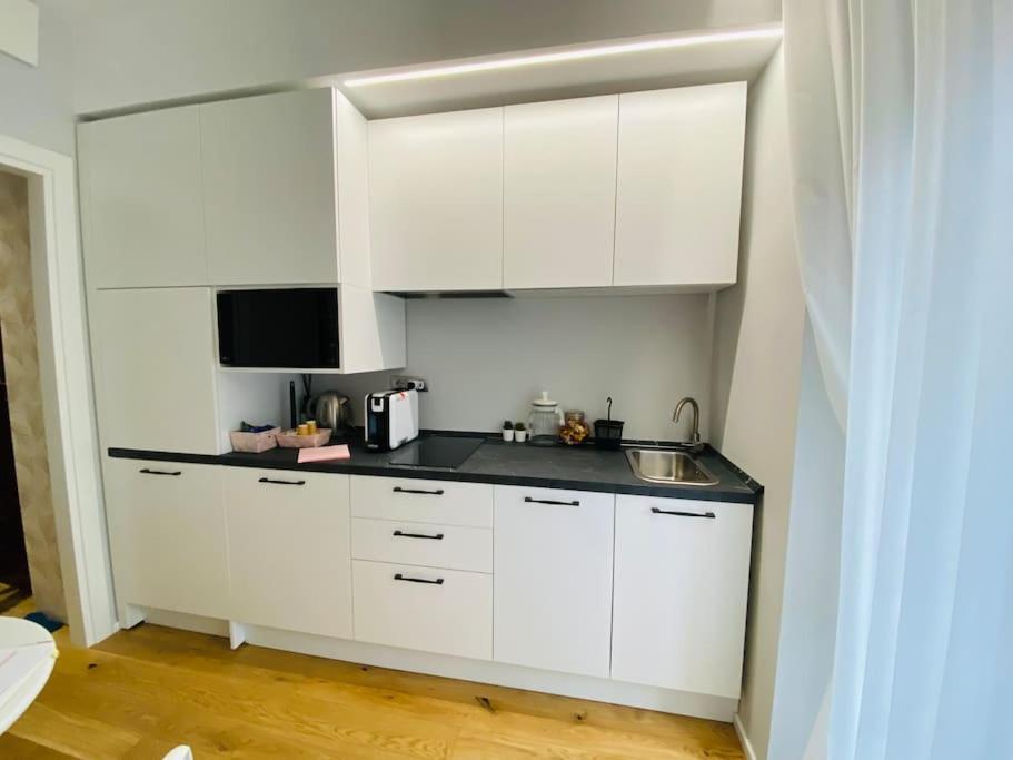 Cit,Ma C'E Tut!Tiny,But All You Need Is In! Turin Extérieur photo
