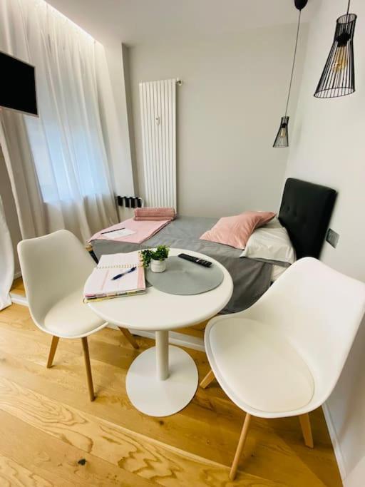 Cit,Ma C'E Tut!Tiny,But All You Need Is In! Turin Extérieur photo