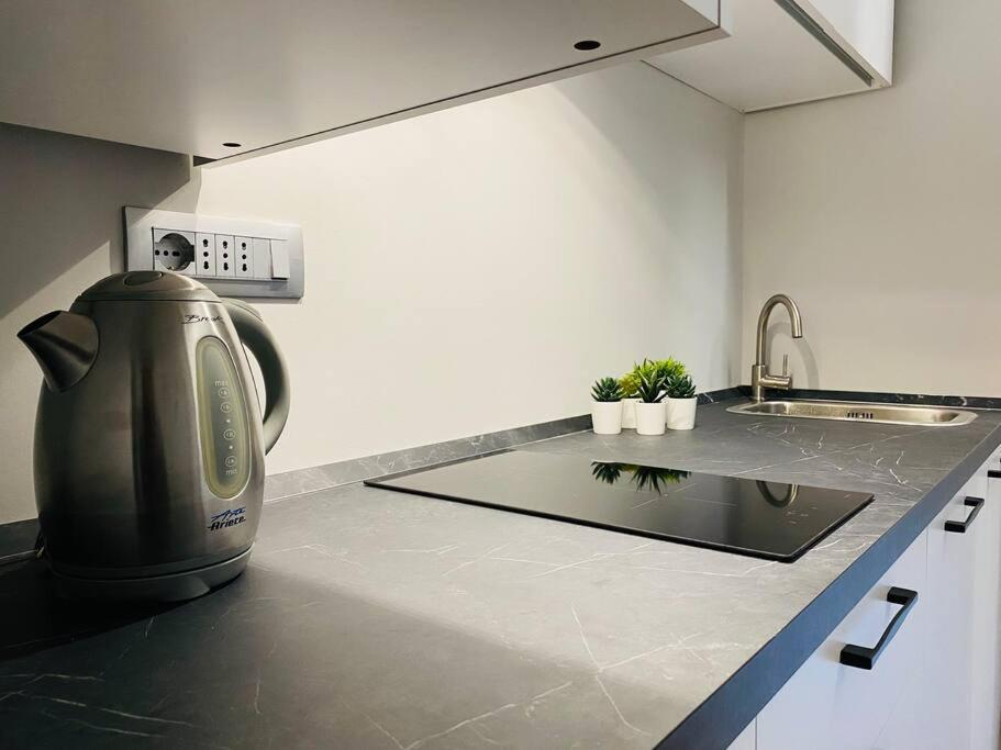 Cit,Ma C'E Tut!Tiny,But All You Need Is In! Turin Extérieur photo