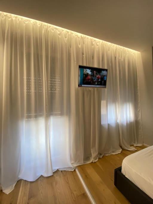 Cit,Ma C'E Tut!Tiny,But All You Need Is In! Turin Extérieur photo