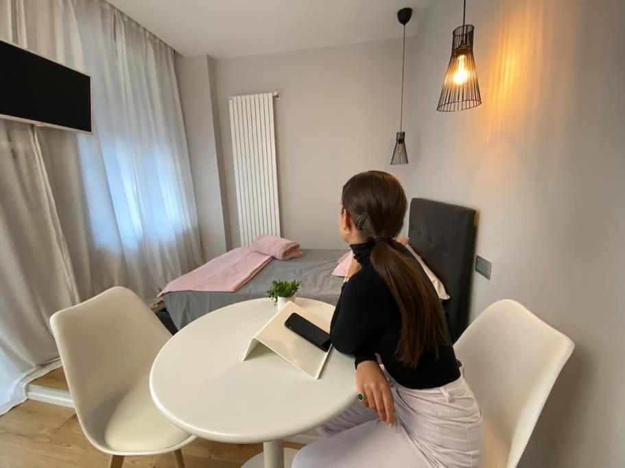 Cit,Ma C'E Tut!Tiny,But All You Need Is In! Turin Extérieur photo