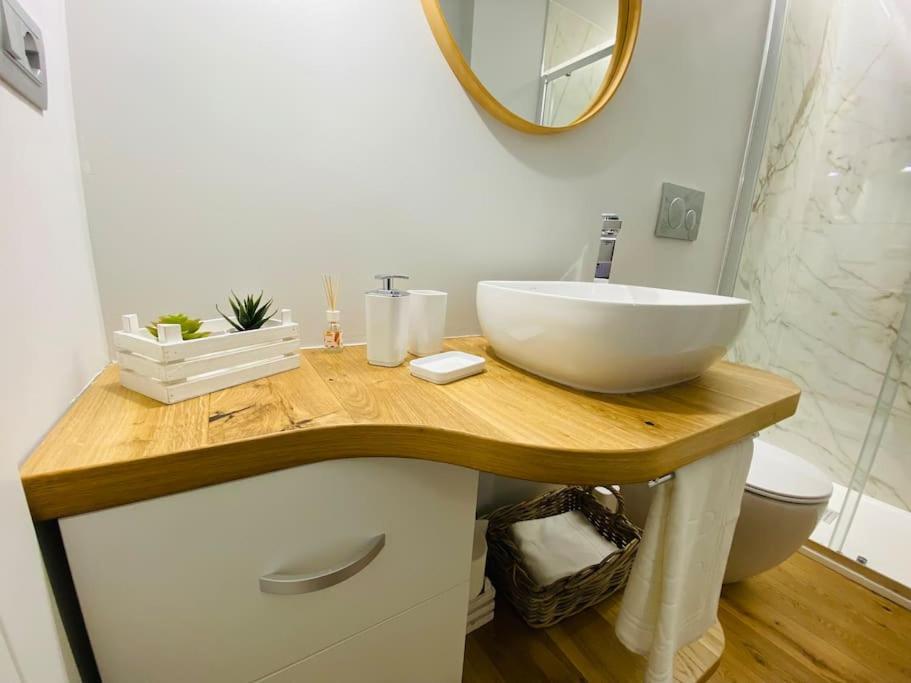 Cit,Ma C'E Tut!Tiny,But All You Need Is In! Turin Extérieur photo