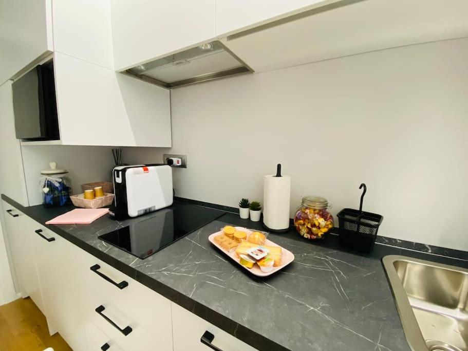 Cit,Ma C'E Tut!Tiny,But All You Need Is In! Turin Extérieur photo